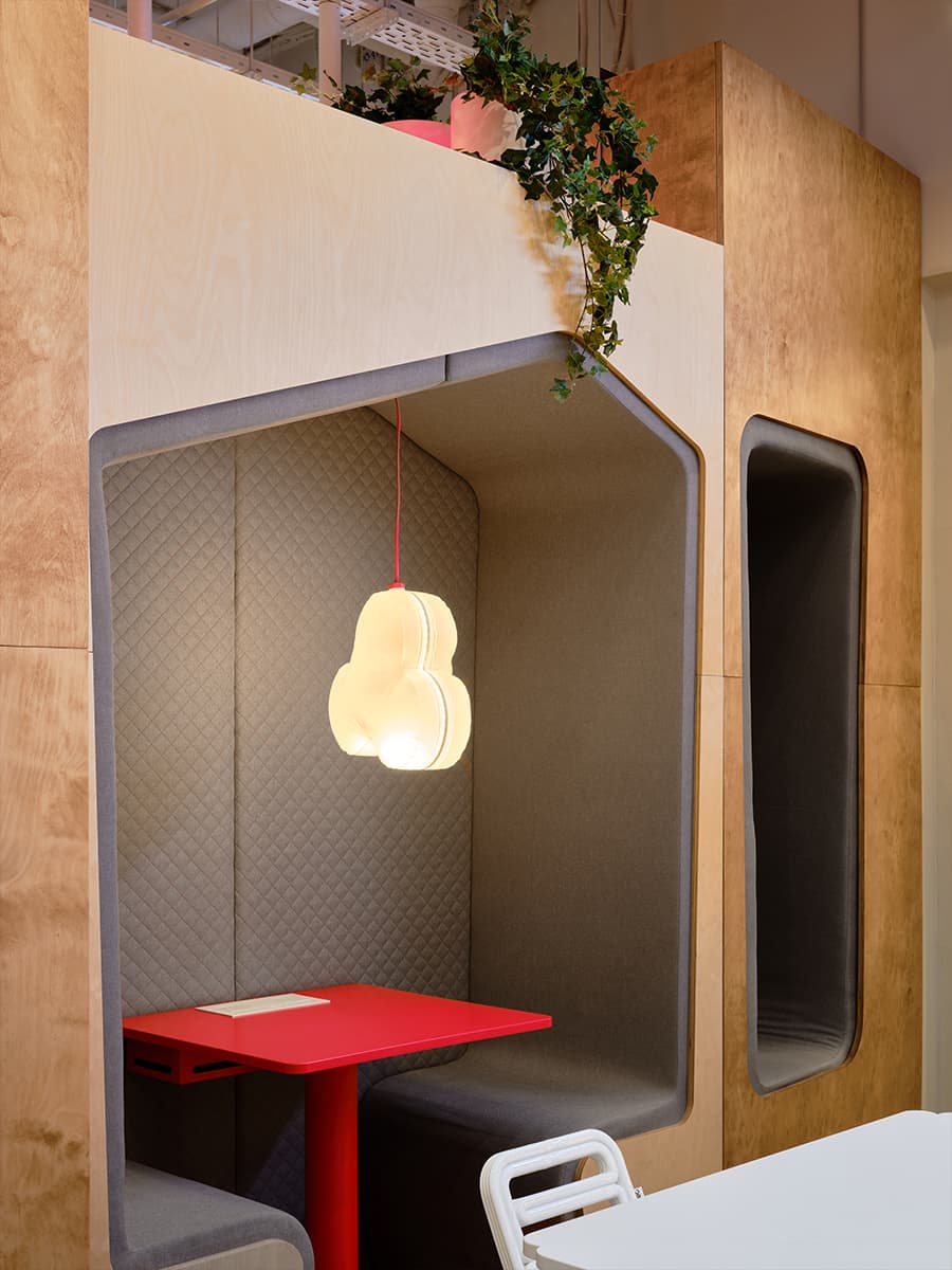 Гибкий интерьер учебной аудитории в российском вузе — проект nefa architects