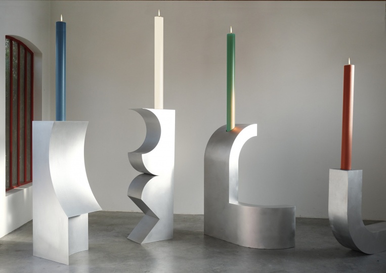 Дуэт Muller Van Severen разработал гигантские подсвечники