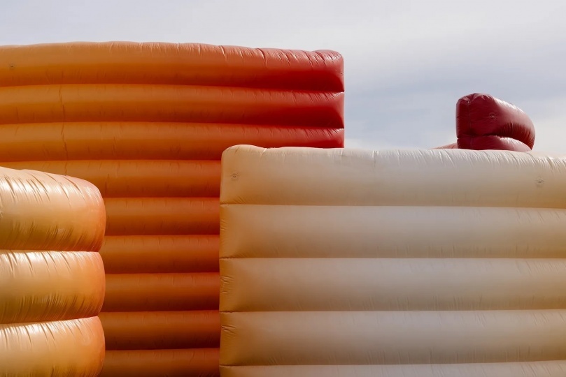 Сабин Марселис создала инсталляцию для фестиваля Coachella 2026