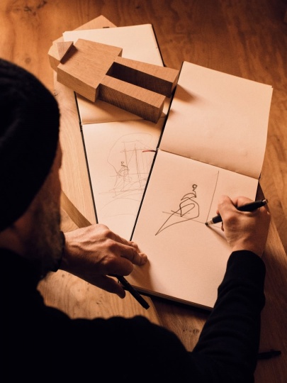 Жан-Гийом Матио создал деревянную мебель для Byredo