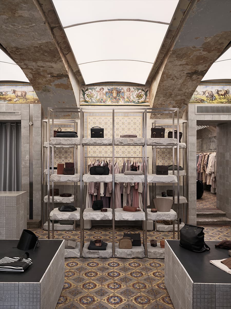 Историческая плитка в интерьере шоурума женской одежды — проект VISHNYAKOV & POKROVSKY