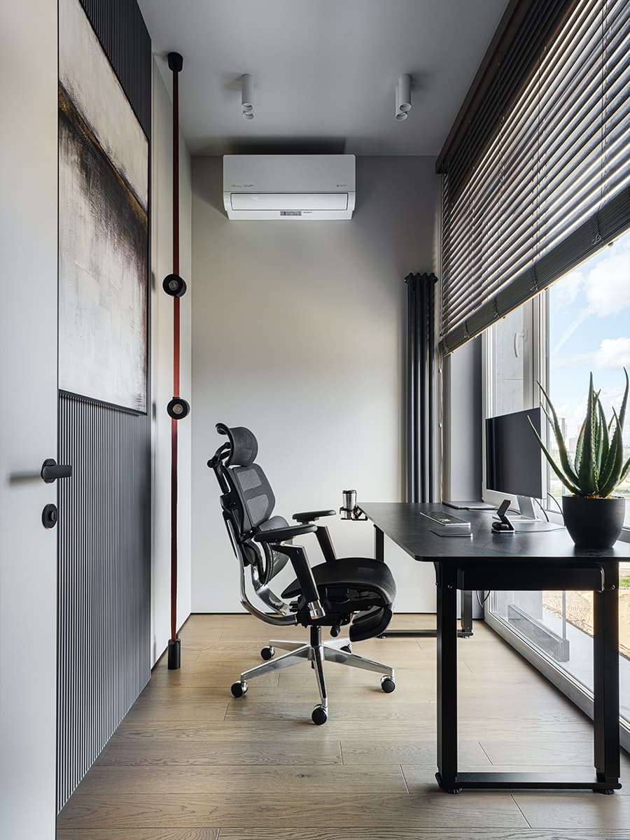 Нарядные оконные откосы в интерьере семейной квартиры — проект Ксении Степаненко