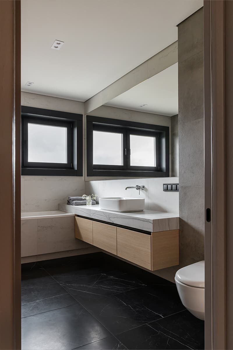 Теплота клееного бруса в интерьере загородного дома — проект Екатерины Беляковой