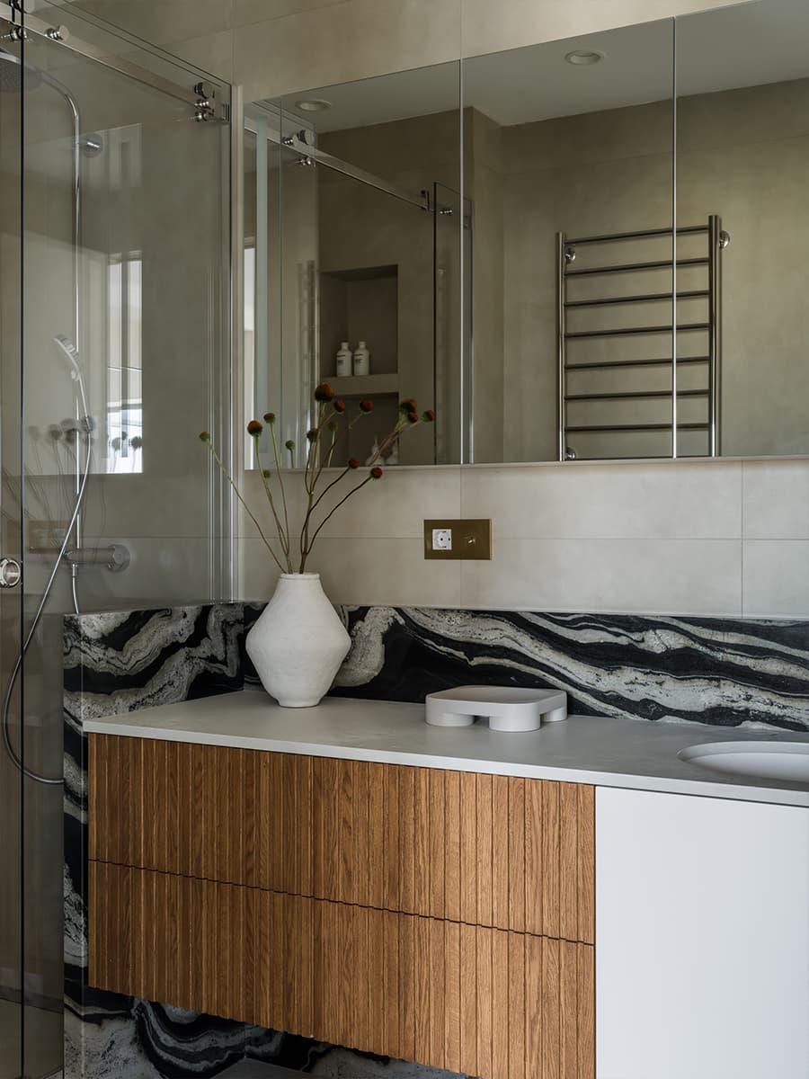 Графичные детали в интерьере небольшой квартиры — проект Tatiana Arkhipova Interior Design Studio