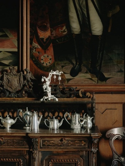 Schloss Hollenegg for Design проводит выставку, посвященную металлу