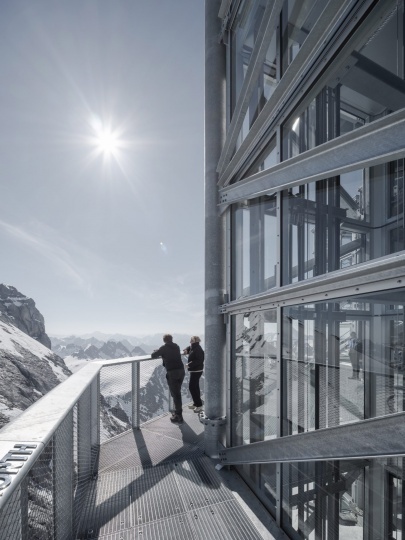 Herzog & de Meuron превратили горную телевышку в общественное пространство