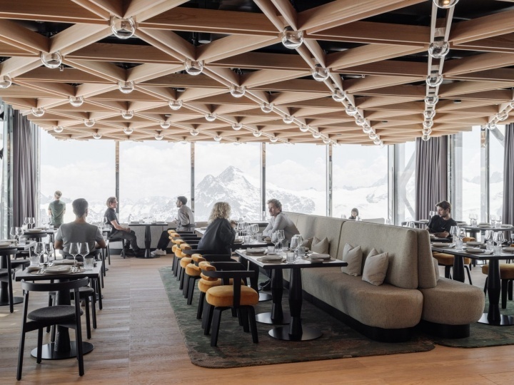 Herzog & de Meuron превратили горную телевышку в общественное пространство