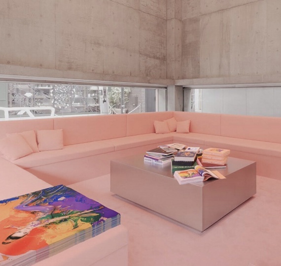 Бренд Acne Studios открыл поп-ап читальню в Токио