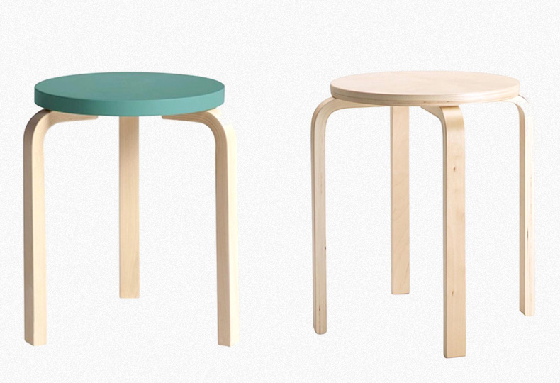 Слева – стул Stool 60, Artek, дизайнер – Алвар Аалто, справа – табурет IKEA