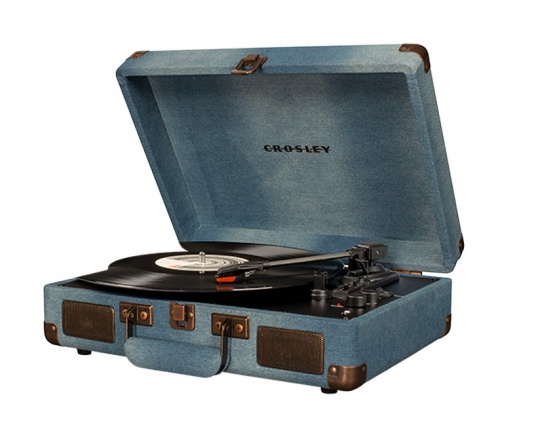 Популярный проигрыватель Crosley обернули в деним и не только