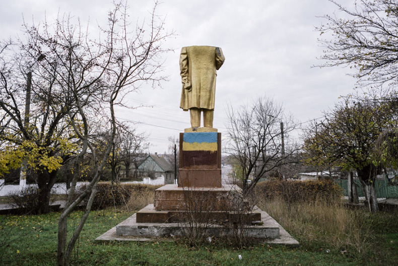 В поисках Ленина, Нильс Акерманн и Себастьен Гобер