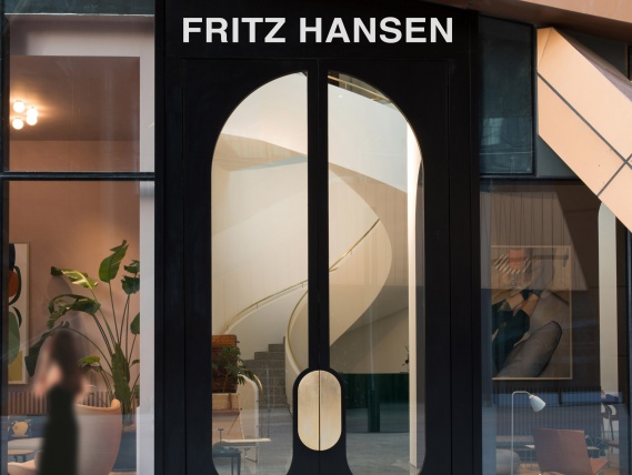 Хайме Айон создал интерьер для шоу-рума Fritz Hansen