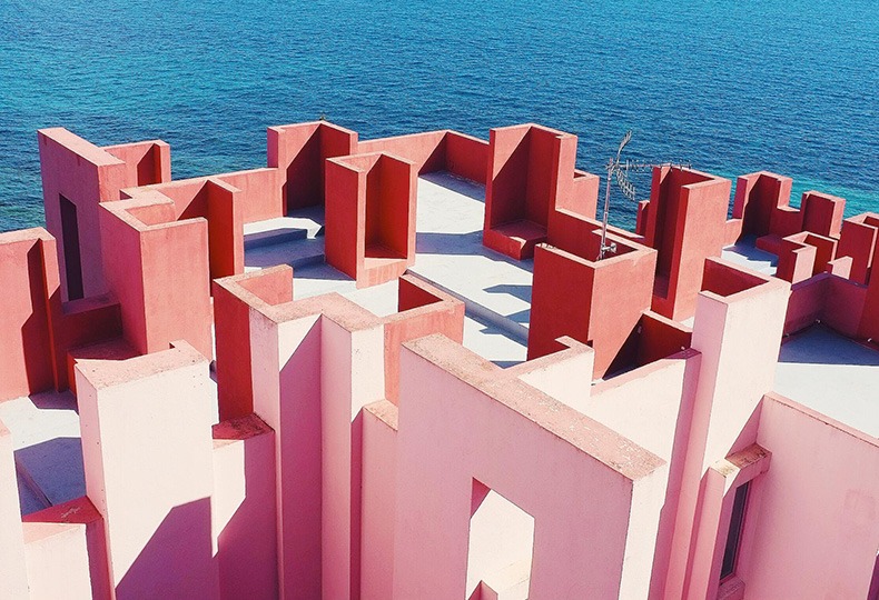 La Muralla Roja («Красная стена») (1973), Рикардо Бофилл