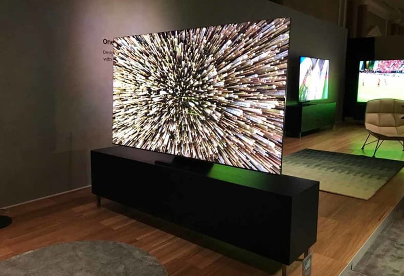 Новый безрамочный телевизор Samsung Q950TS 8K QLED TV