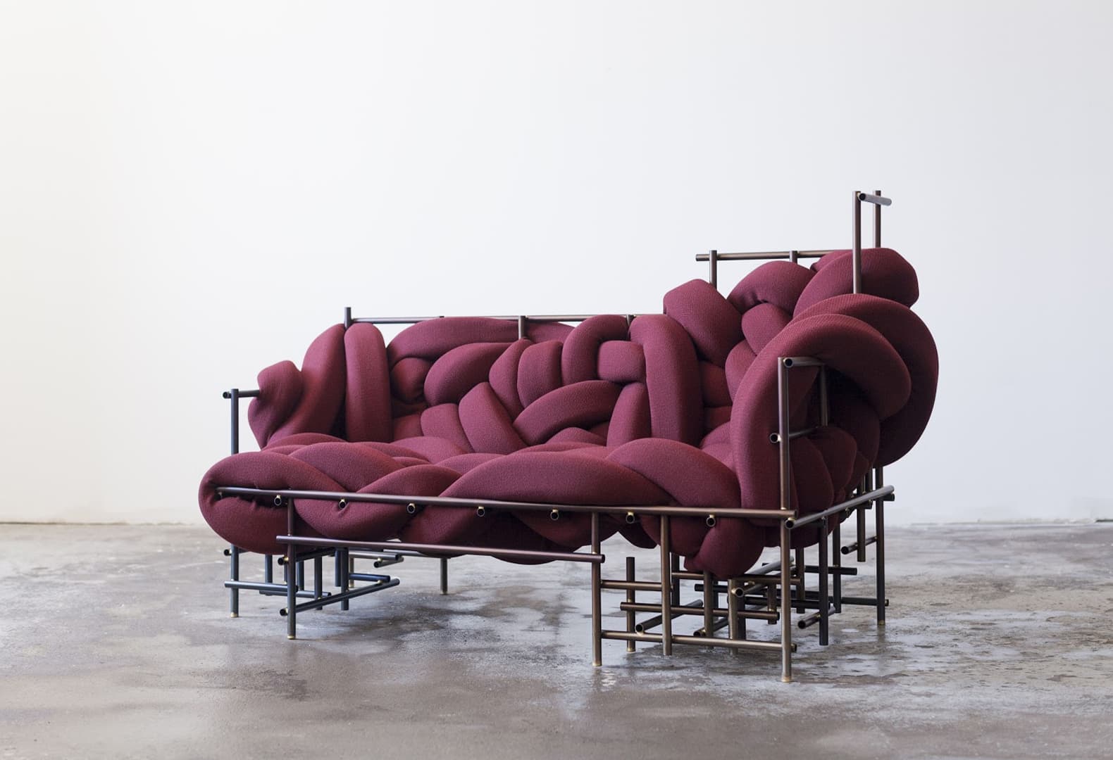 Evan Fay. Lawless Sofa, 2019. Предоставлено пресс-службой ярмарки Collectible