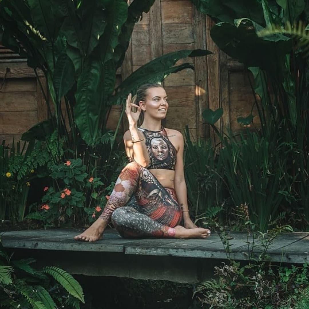 Одежда для йоги от NunéMoné