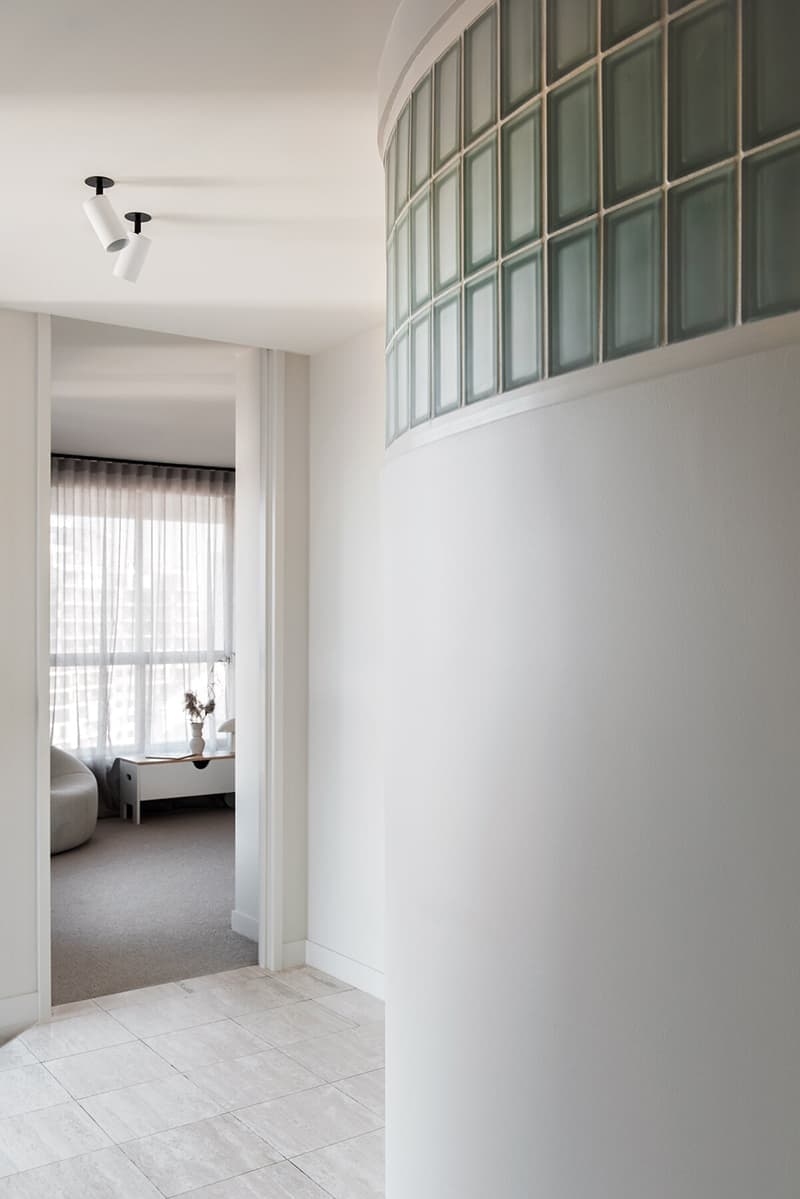 Пентхаус в спокойных тонах на побережье Австралии — проект CJH Studio