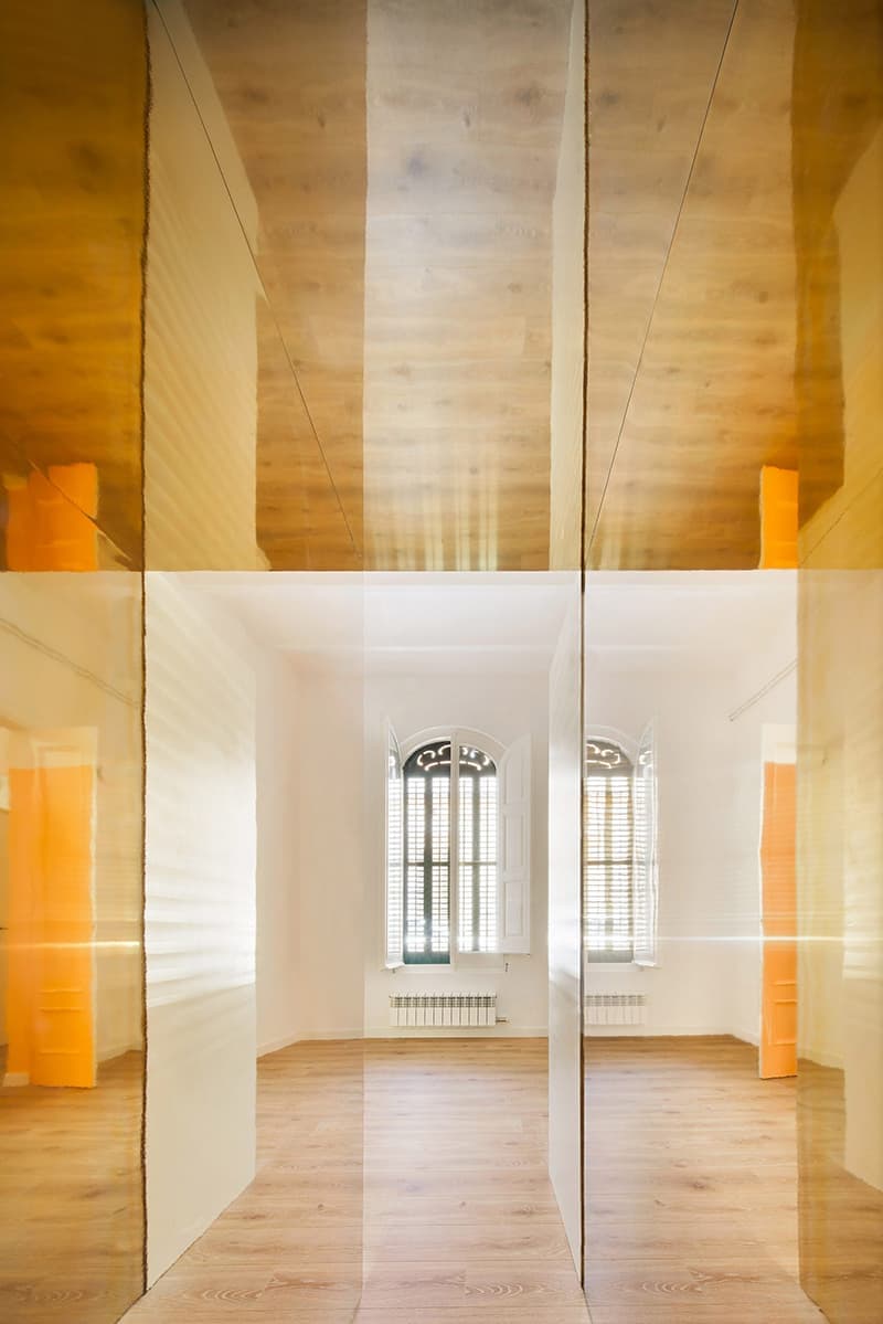 Квартира с потайным проходом в Испании — проект Raul Sanchez Architects