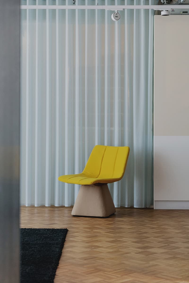 Уютный офис в эстетике американских частных домов 50-х годов – проект студии Daytrip