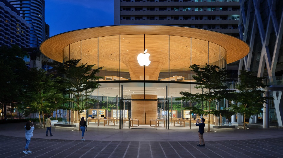 Foster+Partners построили новый Apple Store в Бангкоке