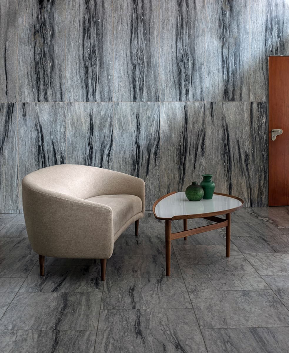 Finn Juhl переиздает диван Little Mother. Фото: House of Finn Juhl