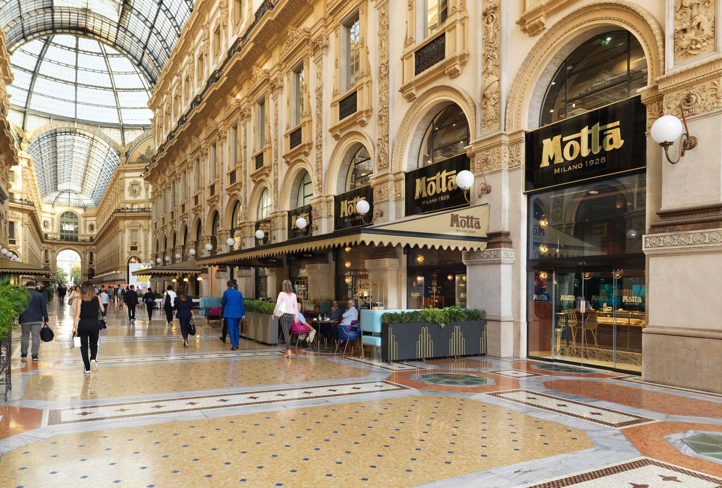 Потрясающий Motta 1928 в миланской Галерее Виктора Эммануила II