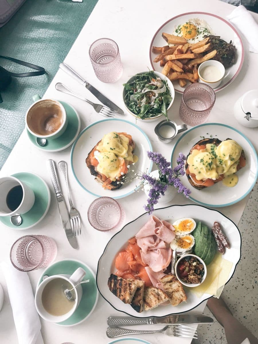 Маленькое кафе Cancan в Торонто, Канада