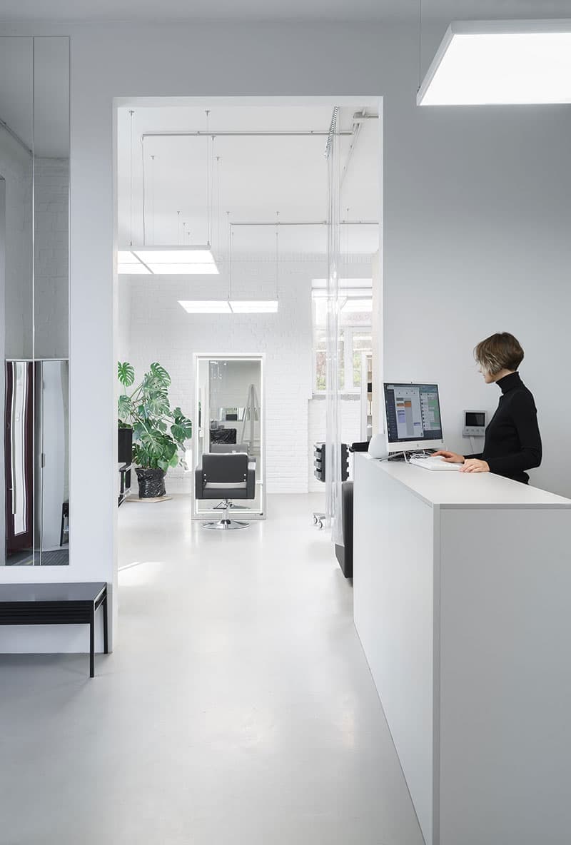 Лаконичная геометрия в салоне красоты в Екатеринбурге – проект Ирины Потаповой и Дмитрия Ханина