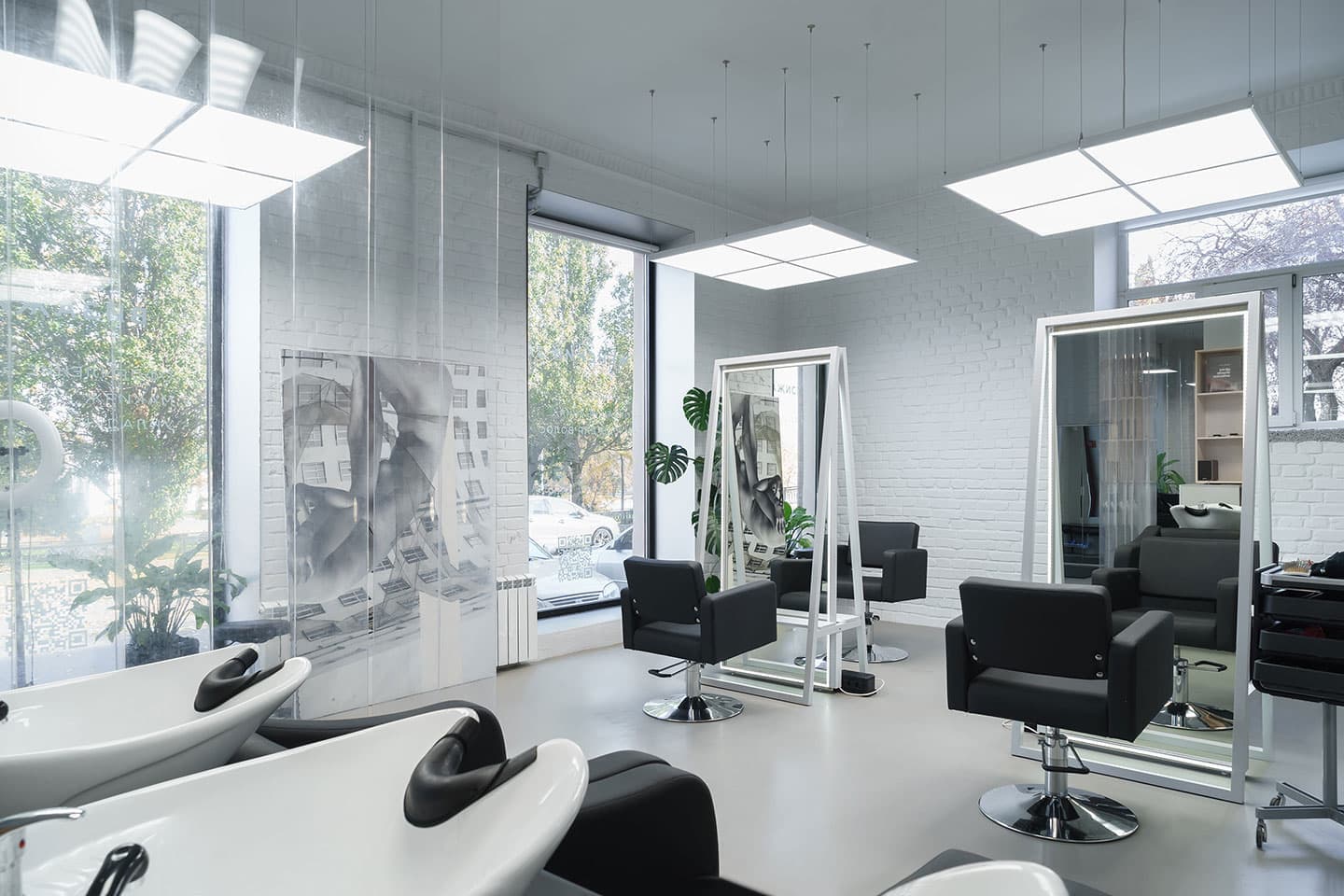 Лаконичная геометрия в салоне красоты в Екатеринбурге – проект Ирины Потаповой и Дмитрия Ханина