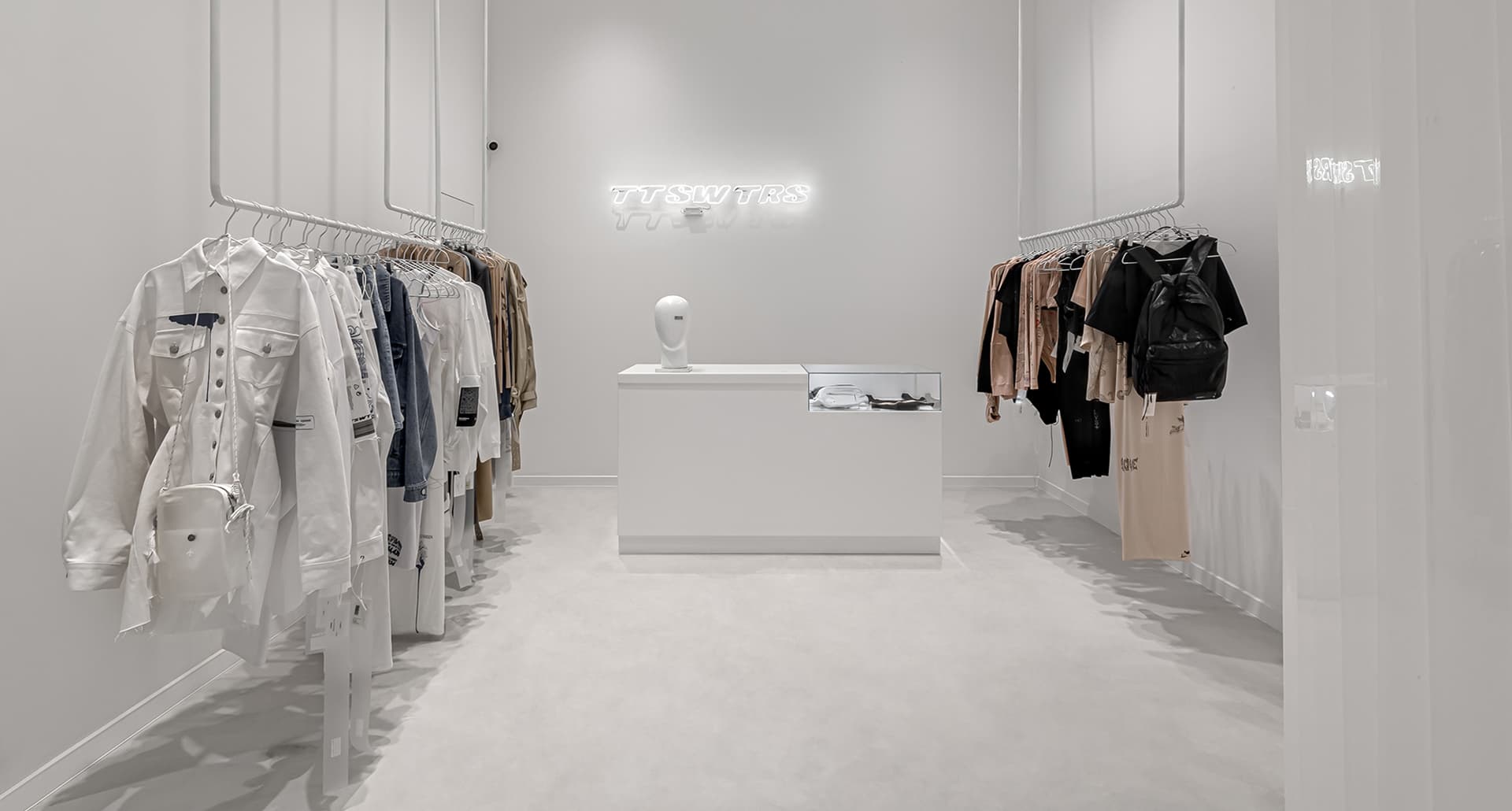 Холодильники для одежды в интерьере TTSWTRS clothing buffet в Одессе — проект aisel architects