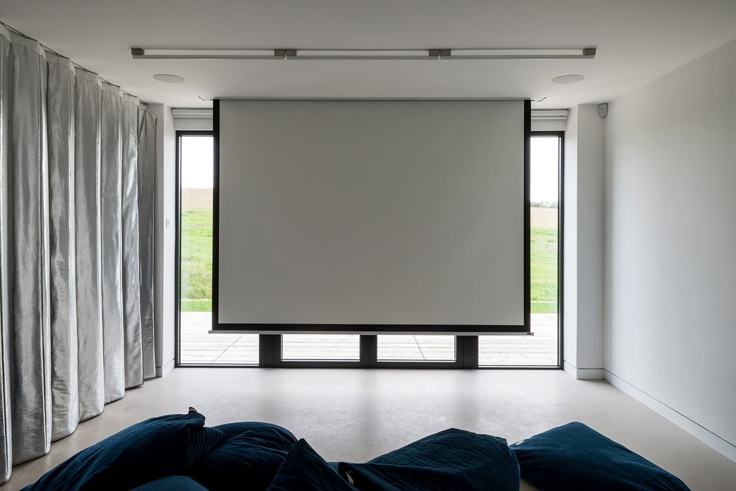 Отель новой реальности в бывшем сарае в Англии — проект Карла Тернера