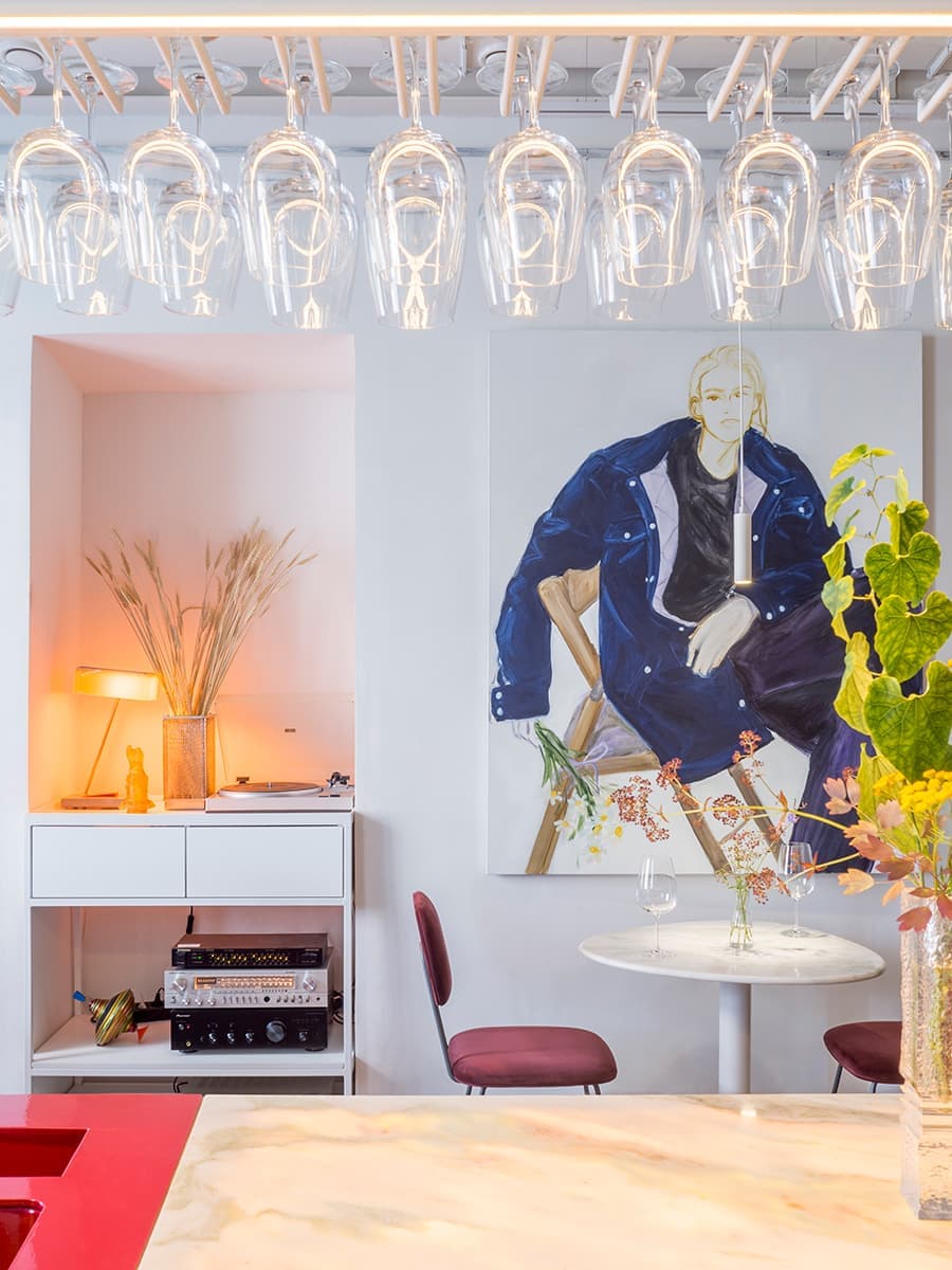 Винный бар, винтаж и мрамор – проект дизайн-студии FruitDesign