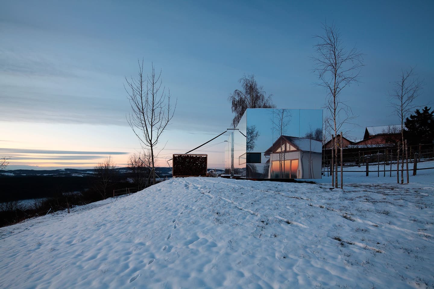 Зеркальный переносной дом — проект Delugan Meissl Associated Architects