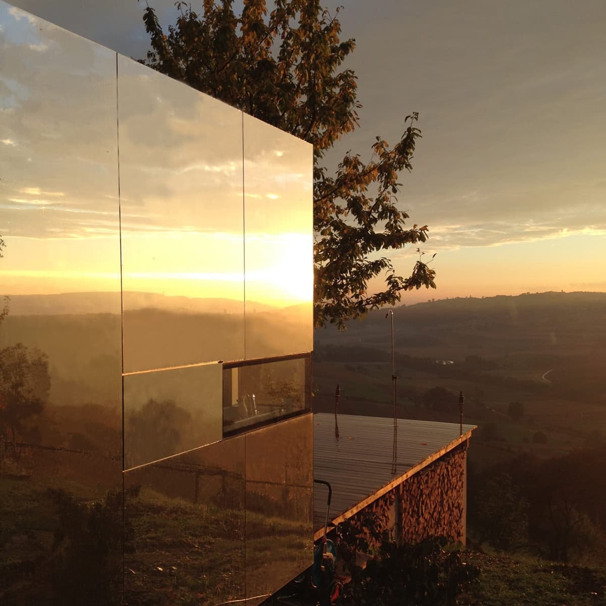 Зеркальный переносной дом — проект Delugan Meissl Associated Architects