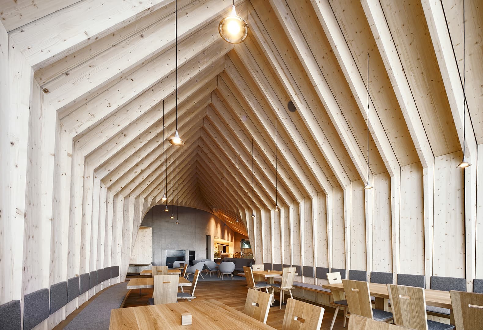 OBERHOLZ MOUNTAIN HUT. Фото: Oskar Da Riz, Jens Rüßmann