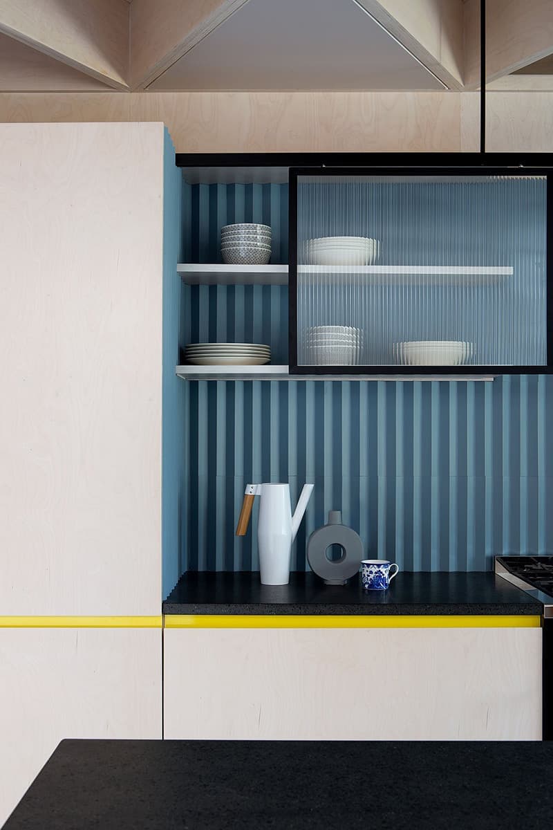 Интерьер с необычными решениями для молодой пары в историческом поместье – проект дизайнера Рошин Лафферти