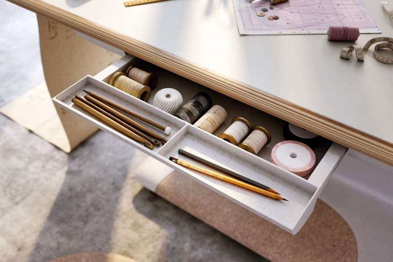 Upon: первый в мире регулируемый электронный стол