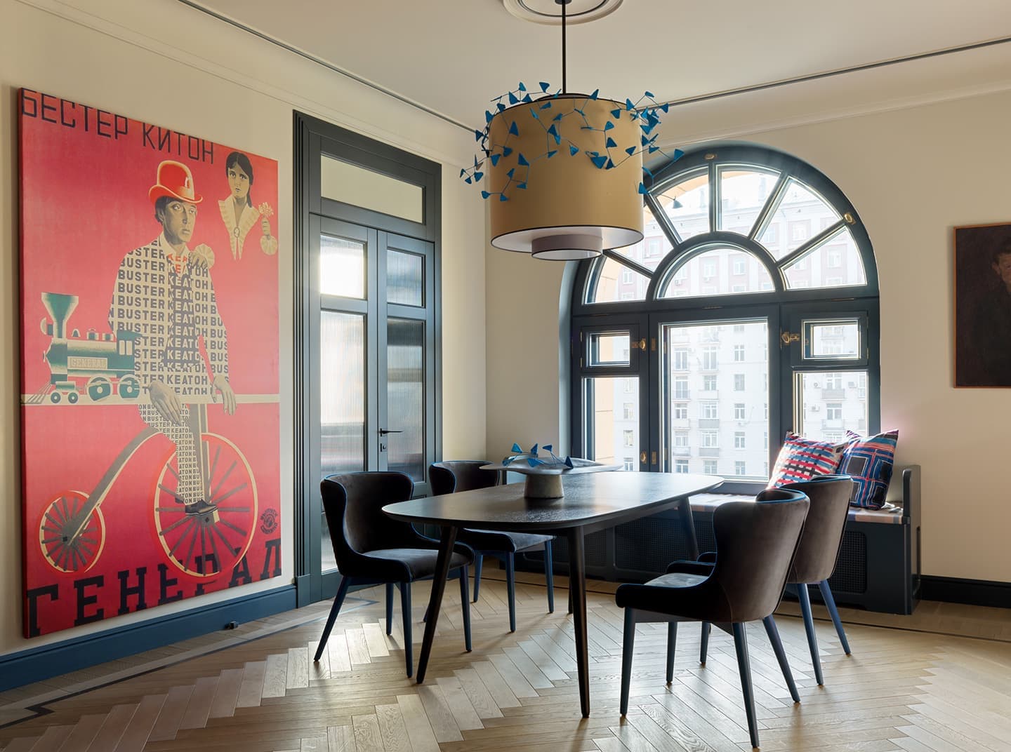 Квартира с авангардными принтами в интерьере – проект студии ONLY design