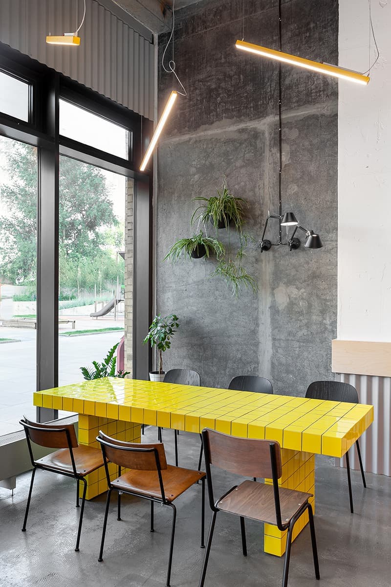 Кофейня с завтраками и ярким интерьером – проект Room Design Buro