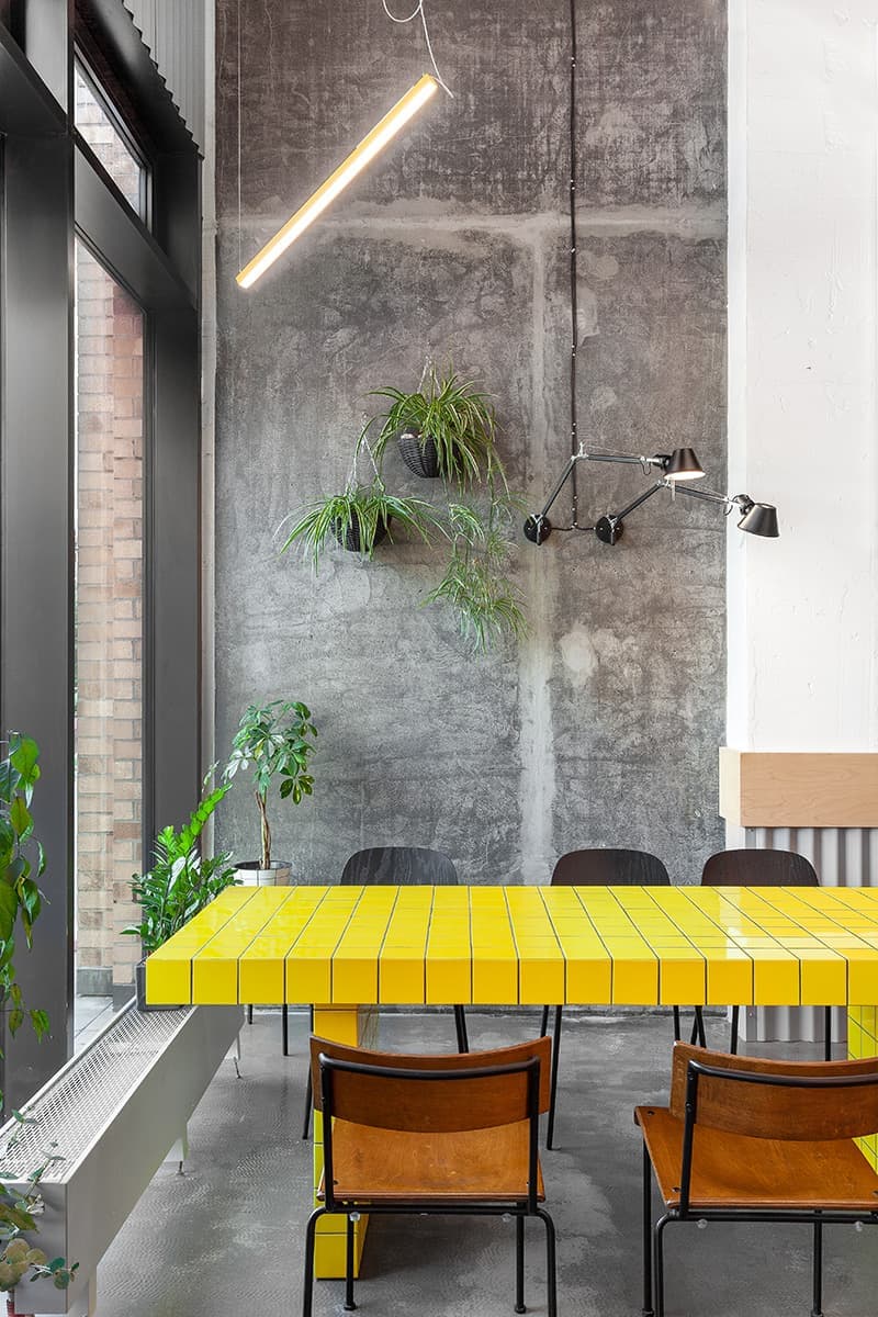 Кофейня с завтраками и ярким интерьером – проект Room Design Buro