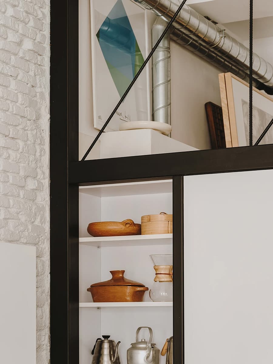 Отреставрированная квартира с четырехметровыми потолками – проект студии Iglesias-Hamelin Arquitectos