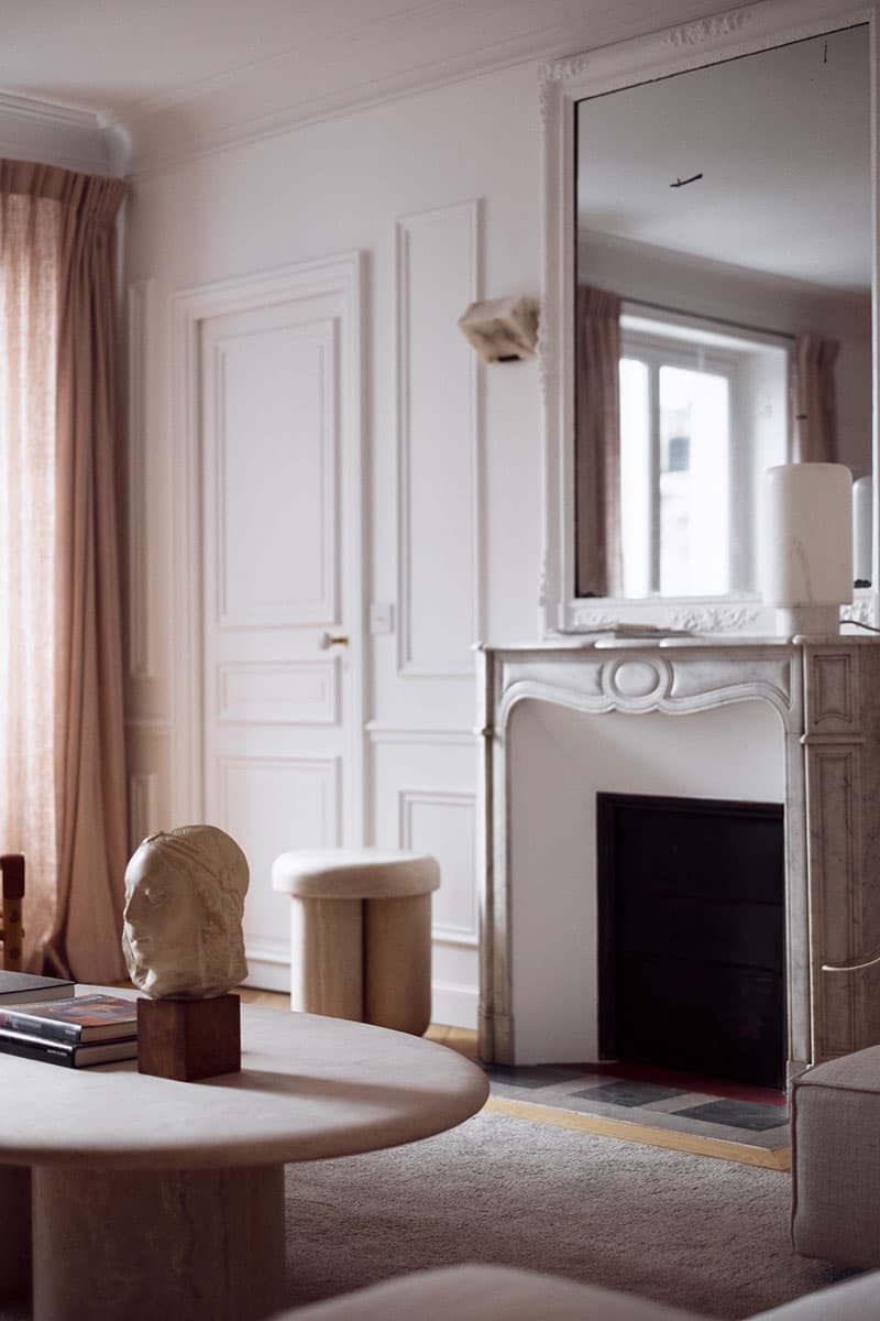 Монохромная квартира в Париже – проект студии Martin Massé