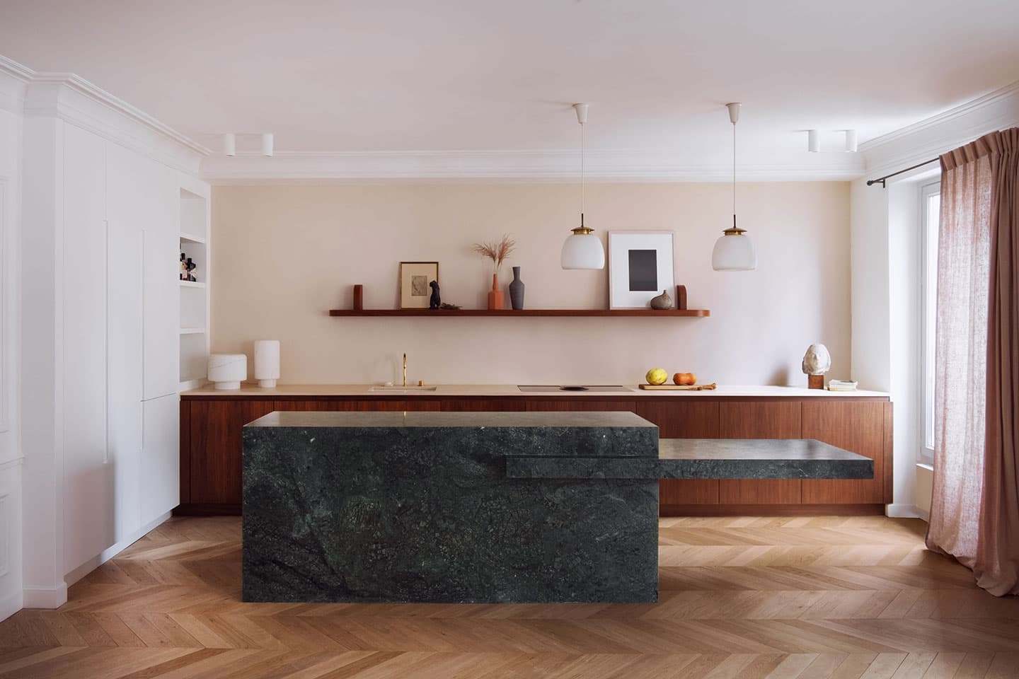 Монохромная квартира в Париже – проект студии Martin Massé