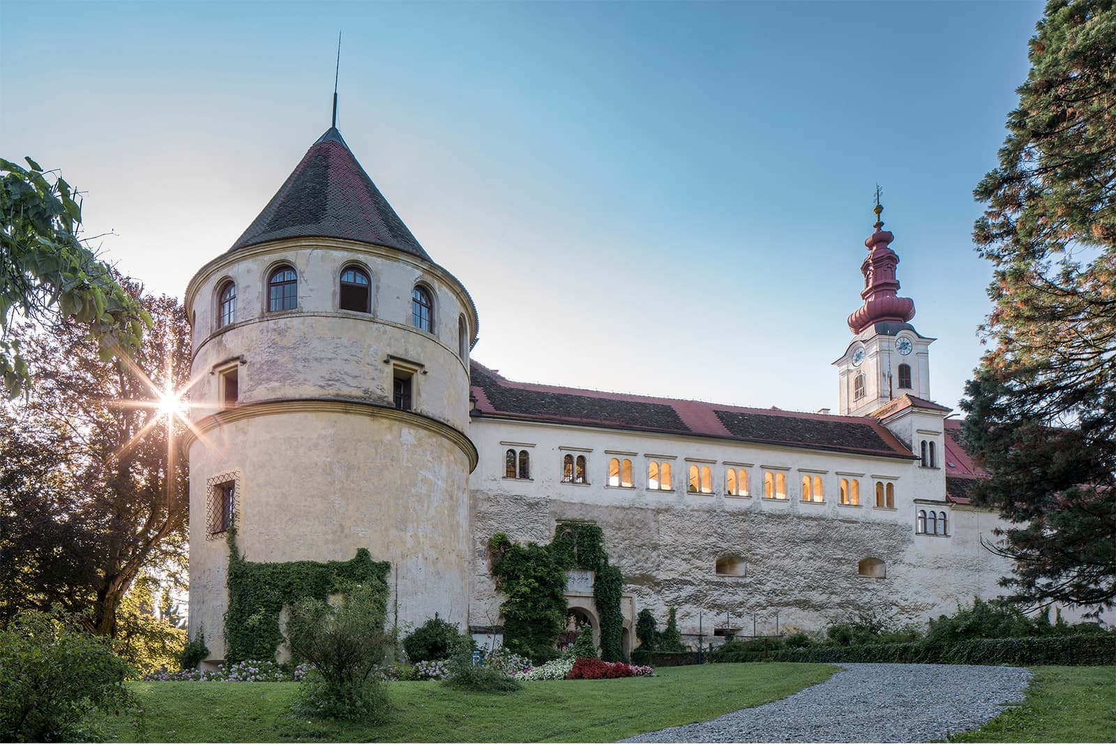 Замок Холленегг. Фото: Leonhard Hilzensauer