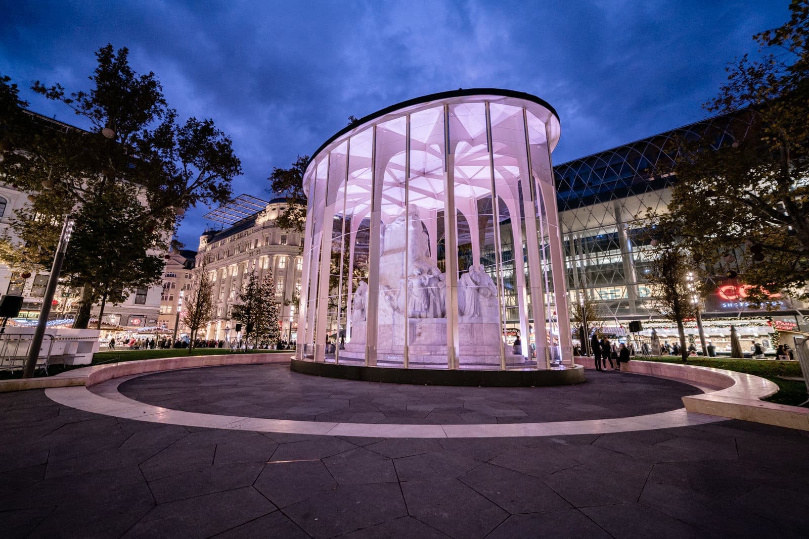 Art Shield - Vörösmarty Pavilion. Hello Wood