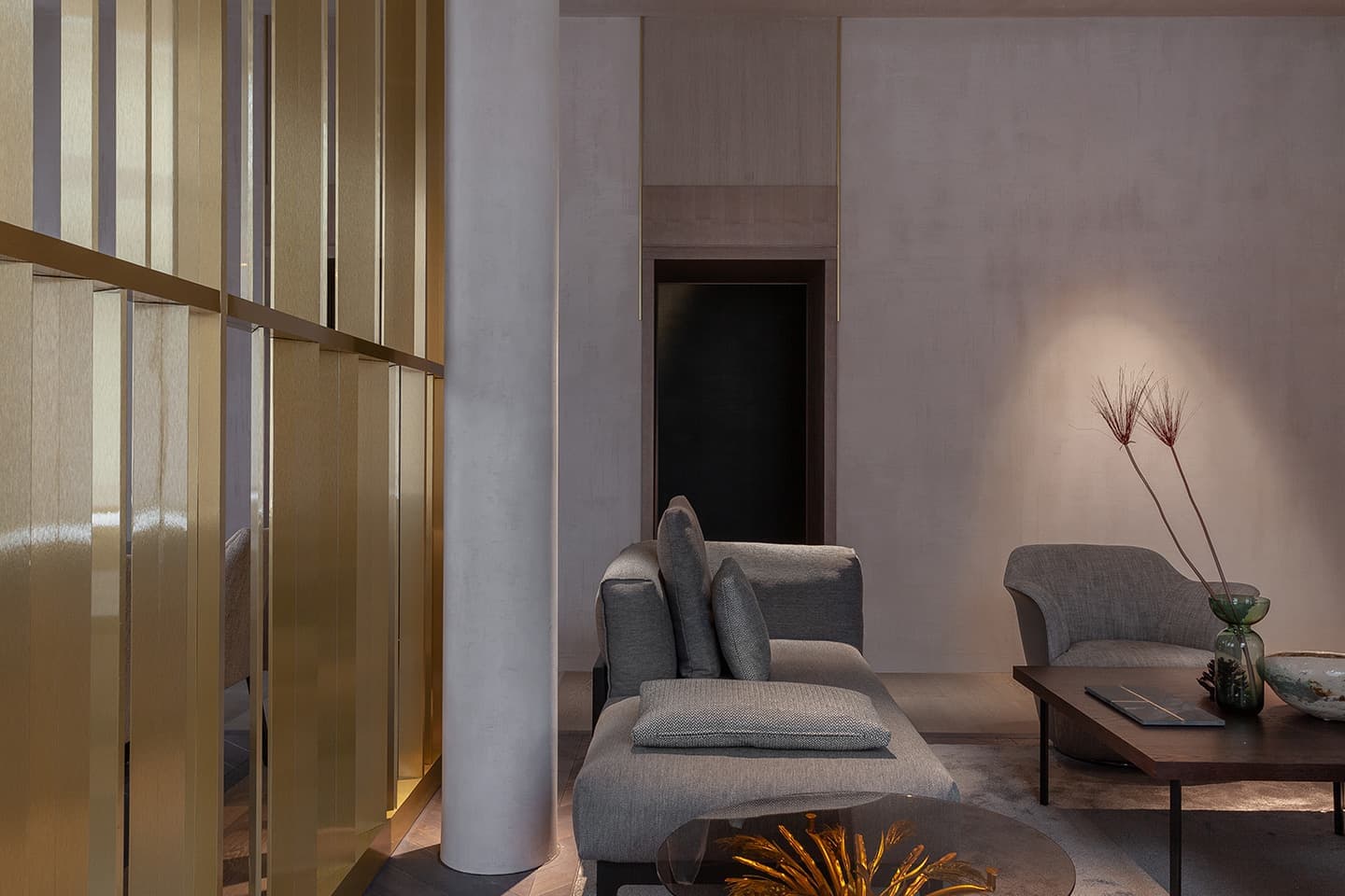 Офис продаж в особняке начала XX века – проект студии Nowadays