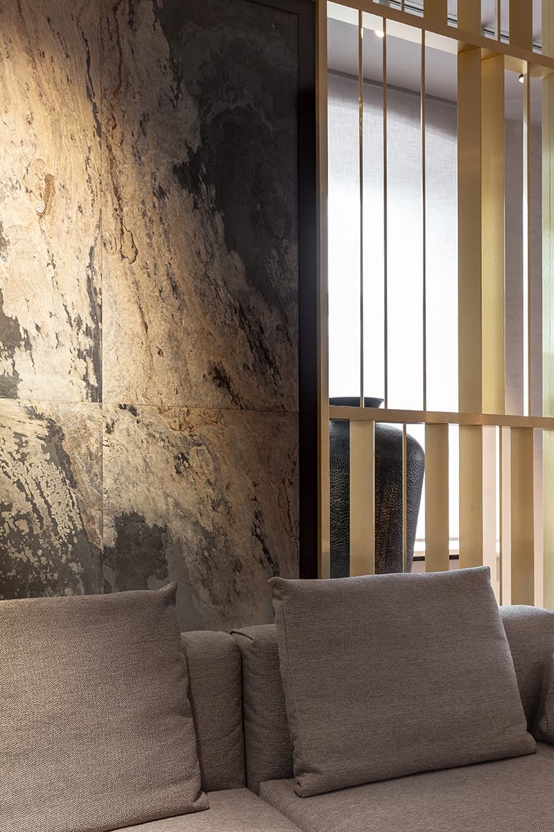 Офис продаж в особняке начала XX века – проект студии Nowadays