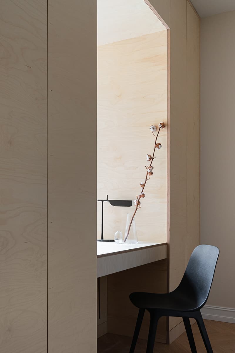 Квартира в бежевых оттенках с контрастными деталями – проект дизайнера Владимира Березина