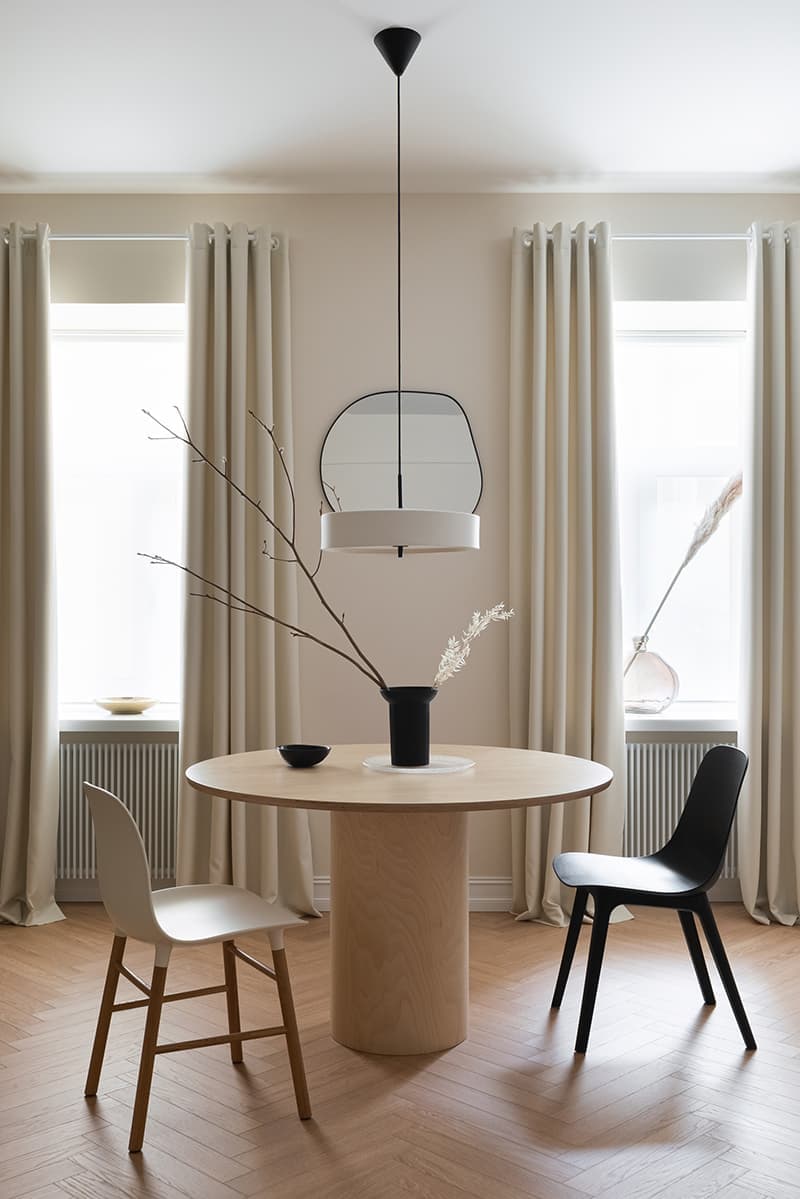 Квартира в бежевых оттенках с контрастными деталями – проект дизайнера Владимира Березина