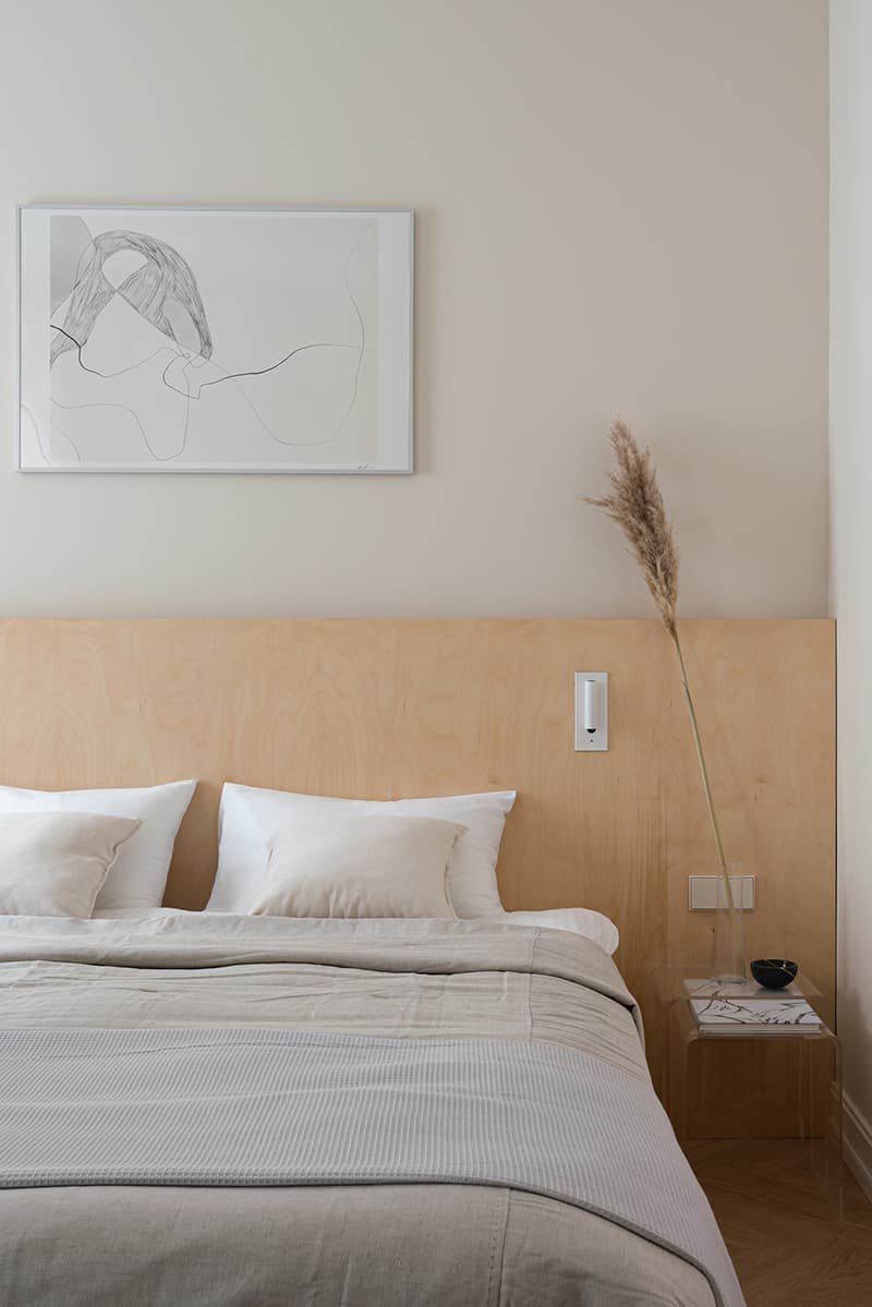 Квартира в бежевых оттенках с контрастными деталями – проект дизайнера Владимира Березина